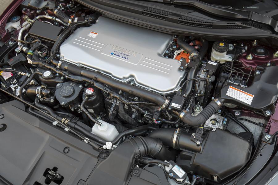 Моторный отсек Honda Clarity Fuel Cell 2019 года  (NA) (фото 15 из 50)